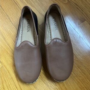 CHARIX NWOT Women's Camel Black Slip-On